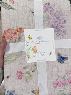 Lenox Butterfly Meadow Collection Tablecloth Size 60 in x 120 in NWT